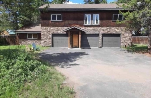 McCall Haus | Coveted location perfectly close to town, golf, lake & park with surplus parking