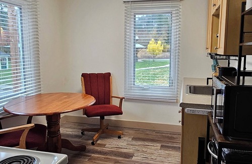 Metaline Falls Wohnung | Cozy 1-bedroom apartment with AC, WiFi in serene Metaline Falls