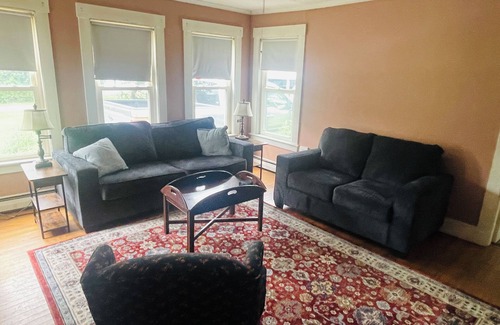 Colebrook Wohnung | Cozy 1-bedroom apartment with WiFi, AC, full kitchen, in enjoyable Colebrook