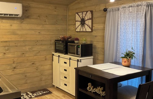 Crisp Wohnung | Cozy 1-bedroom apartment in Ayden located in our home with its own entrance.