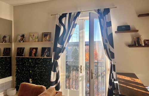 Riverfront Wohnung | Cozy 1-bedroom apt on the beautiful Wilmington Riverfront with fitness room