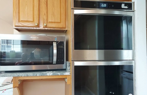 Bowie Haus | Cozy 1-bedroom house in wonderful Bowie with WiFi, fitness room, and close to DC