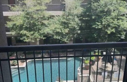Uptown Wohnung | Cozy 1 br Apt with jetted tub near Galleria