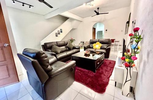 Central Seberang Perai Haus | Cozy 10 Entire House 4 Bedroom At Alma Bukit Mertajam