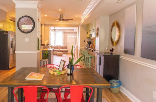 Brightwood Park Haus | Cozy 12 ppl home with BBQ grill, fire pit and office space in NW Washington DC.