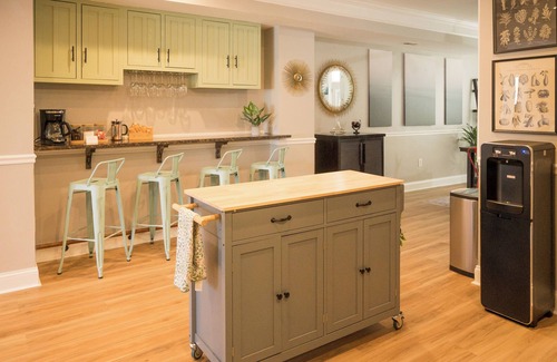 Brightwood Park Haus | Cozy 12 ppl home with BBQ grill, fire pit and office space in NW Washington DC.