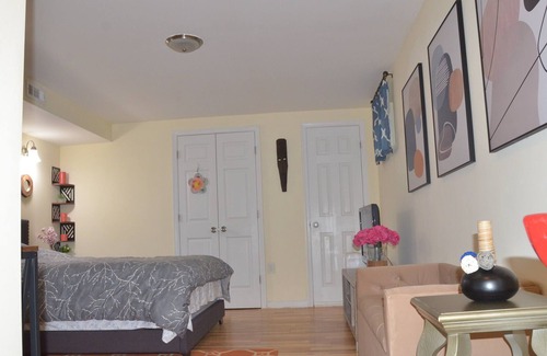 Mantua Haus | Cozy 1br/1ba basement retreat with a small kitchen at Fairfax/Annandale
