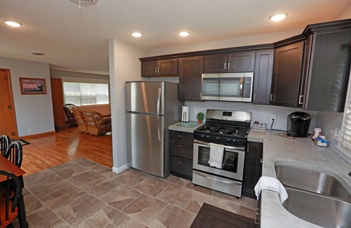 Celina Haus | Wunderschön renoviertes Haus mit 2 Schlafzimmern und 1 Bad. Der See ist zu Fuß erreichbar