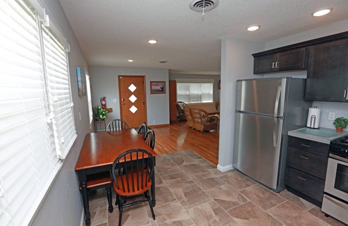 Celina Haus | Wunderschön renoviertes Haus mit 2 Schlafzimmern und 1 Bad. Der See ist zu Fuß erreichbar