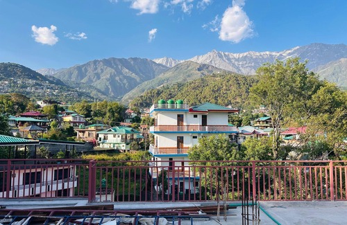 Dharamshala Wohnung | Cozy 2-bedroom apartment in peaceful Dharamshala with WiFi, AC