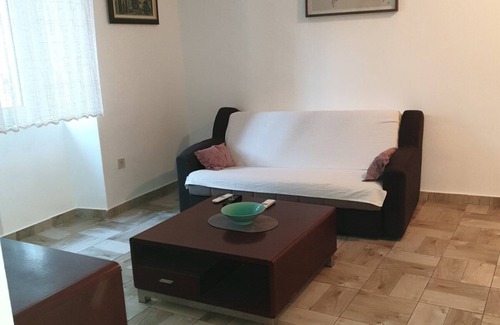 Kotor Wohnung | Cozy 2 bedroom apartment: Spacious, modern, serene. Contact for details."