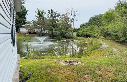 Murphysboro Kabine | Cozy 2-bedroom cabin minutes from Kincaid Lake boat ramp