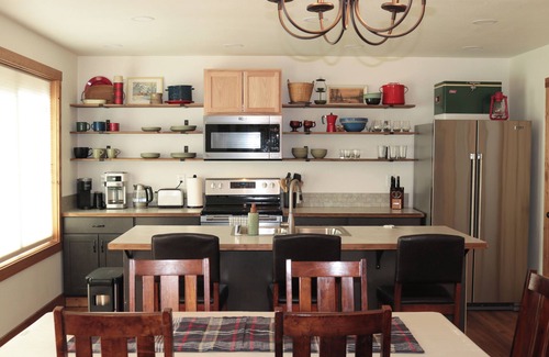Cle Elum Kabine | Cozy 2-bedroom cabin with WiFi, AC in adorable Cle Elum