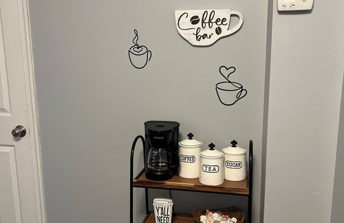 Downtown Wilmington Haus | Cozy 2-bedroom in downtown Wilmington, perfect for work-related or leisure stay.