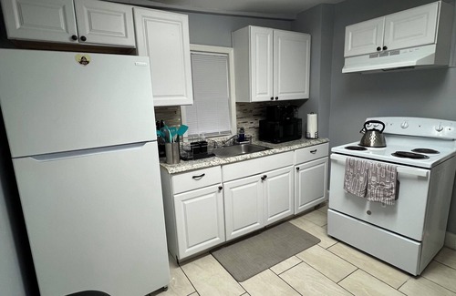 Downtown Wilmington Haus | Cozy 2-bedroom in downtown Wilmington, perfect for work-related or leisure stay.
