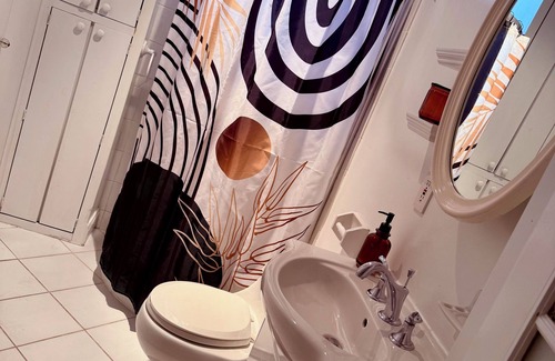 Queens Haus | cozy 2-bedroom suite in NYC!