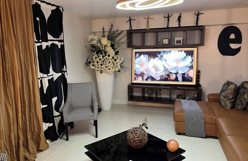 Florida Center North Haus | Cozy 2-bedroom townhome with WiFi, AC in awesome Orlando