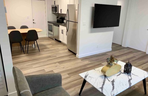 Harbordale Wohnung | Cozy 2 bedroom apartments - Centrally Located!