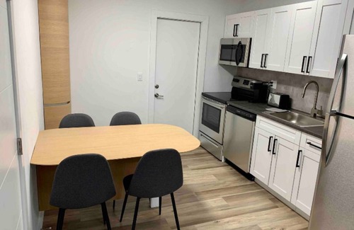 Harbordale Wohnung | Cozy 2 bedroom apartments - Centrally Located!