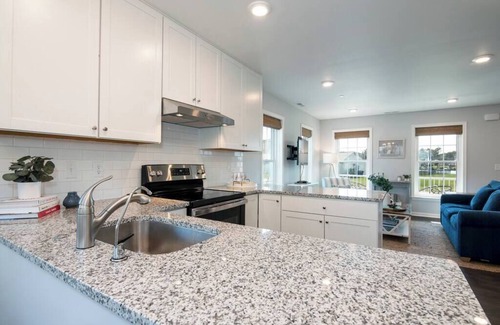 Tilghman Haus | 15% Off Promo! Tilghman Cottage by Views & Eats