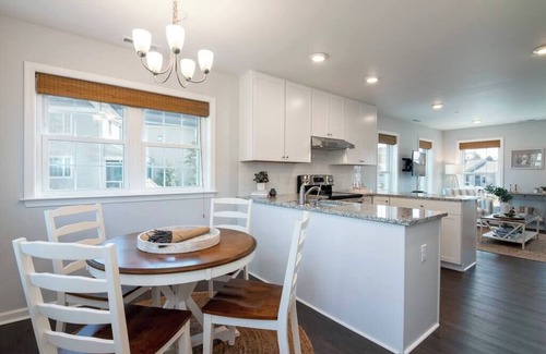 Tilghman Haus | 15% Off Promo! Tilghman Cottage by Views & Eats