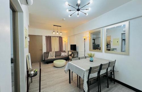 Bacoor City Wohnung | Cozy 2-BR Perfect for Families and Friends