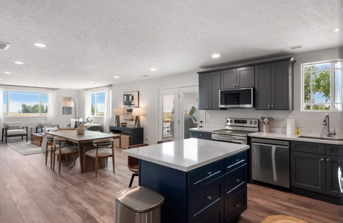 St. Charles Wohnung | Cozy 2B/2B condo near Bear Lake