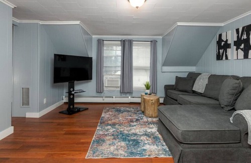 Southern Coast Wohnung | Cozy 2BD | Sleeps 6 | Only 5 Miles To Beaches