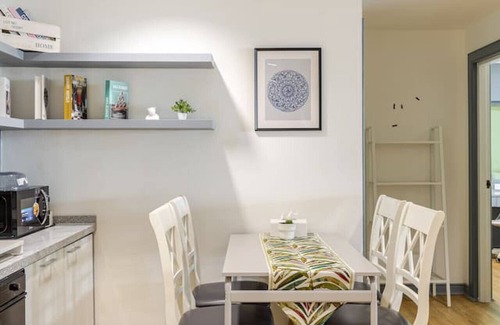 Ploenchit Wohnung | Cozy 2BR Apt in Central Bangkok 5 mins BTS 110 SQM