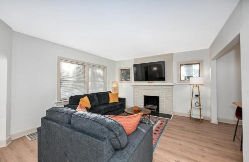 Lyndhurst Haus | Cozy 2BR Lyndhurst Retreat