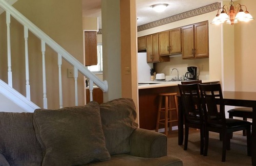 Cheat Lake Haus | Cozy 2BR Townhouse in Morgantown. Unwind & Relax