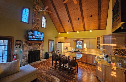 Aberdeen Kabine | Cozy 3-bedroom cabin on Richmond Lake