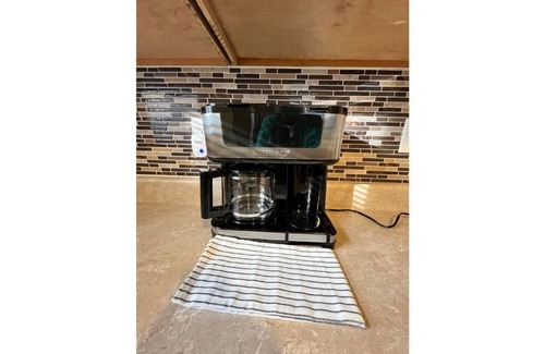 Norfolk Haus | COZY 3 bedroom Getaway GEM, Close to All Sleeps 6!