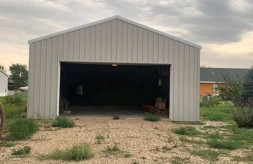 Pierre Haus | Cozy 2-bedroom mobile home in the Spring Creek Area just north of Pierre.