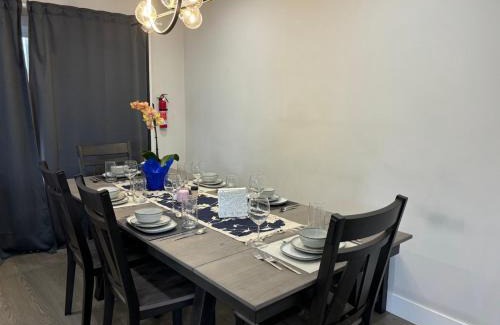 Surrey Haus | Cozy 3-Bedroom Retreat in Surrey Share Save