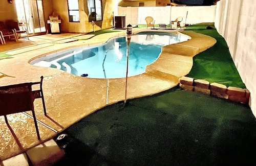 East Mesa Haus | Cozy 3 Br 2 Bath Mesa Home w/ Beautiful Pool and a Pool Table!