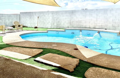 East Mesa Haus | Cozy 3 Br 2 Bath Mesa Home w/ Beautiful Pool and a Pool Table!