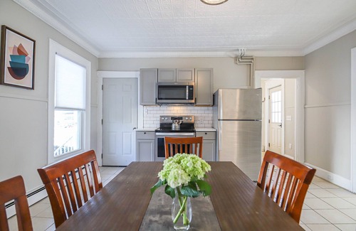 Westbrook Wohnung | Brookside Bliss: A Cozy Westbrook Getaway!