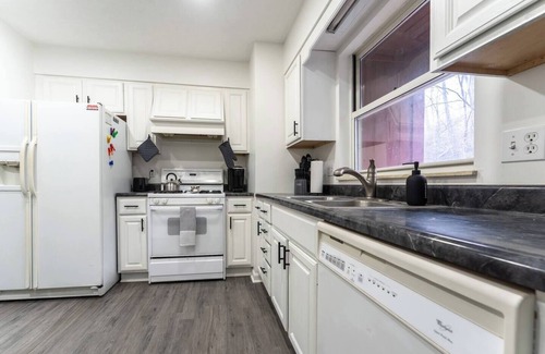 Morgantown Haus | Cozy 3BR townhouse near WVU, Hospitals, Interstate