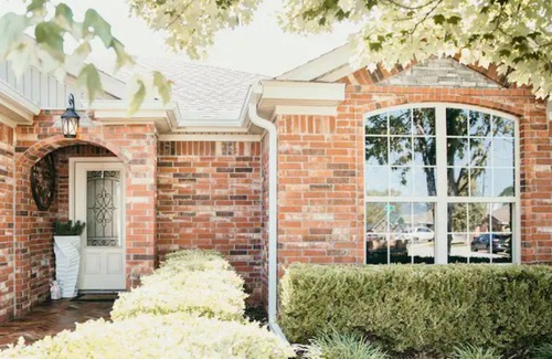 Rogers Haus | NEW! Cozy 4 BR home - Pet friendly