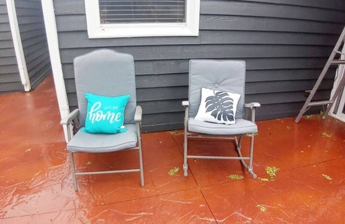 Carpentersville Haus | “Cozy 4BR Ranch Home: 5 Beds, 2 Baths, No Stairs”