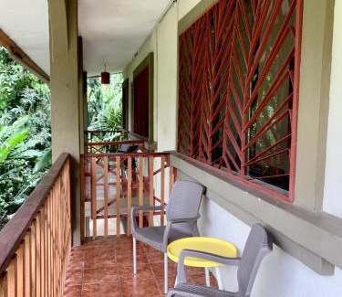 Quepos Wohnung | Cozy AC EcoCondo 4 with Pool Wildlife Visits