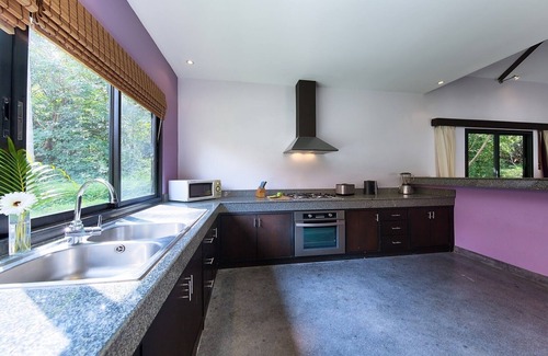 Thong Krut Villa | gemütliche und helle Villa mit Pool und 3 Schlafzimmern in Strandnähe