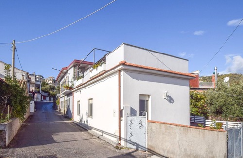 Caminia Wohnung | Cozy and charming apartment with garden and sea view.