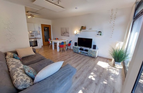 Hildfeld Wohnung | Gemütliche und moderne Ferienwohnung 'Mira' mit Terrasse inkl. WiFi