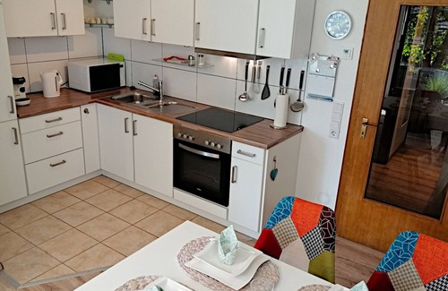 Hildfeld Wohnung | Gemütliche und moderne Ferienwohnung 'Mira' mit Terrasse inkl. WiFi