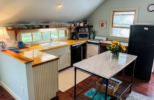 Katama Wohnung | Cozy and private 1-bedroom apartment in Katama / Edgartown with AC, WiFi