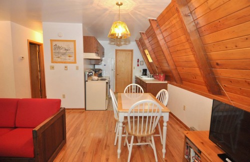 Berkeley Springs Kabine | Cozy and Quaint