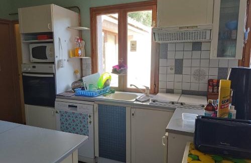 Fruges Haus | Cozy and tranquil double room with large desk