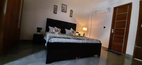 Greater Noida Haus | Cozy and Tranquil nest with wifi and homely care
